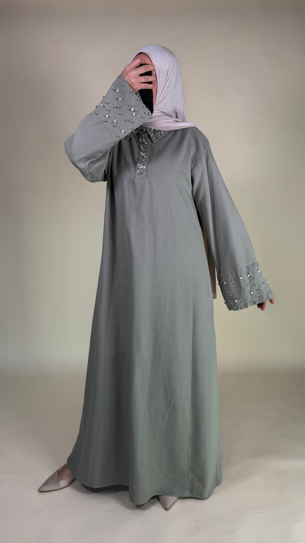 Amira Abaya mit Leinenoptik