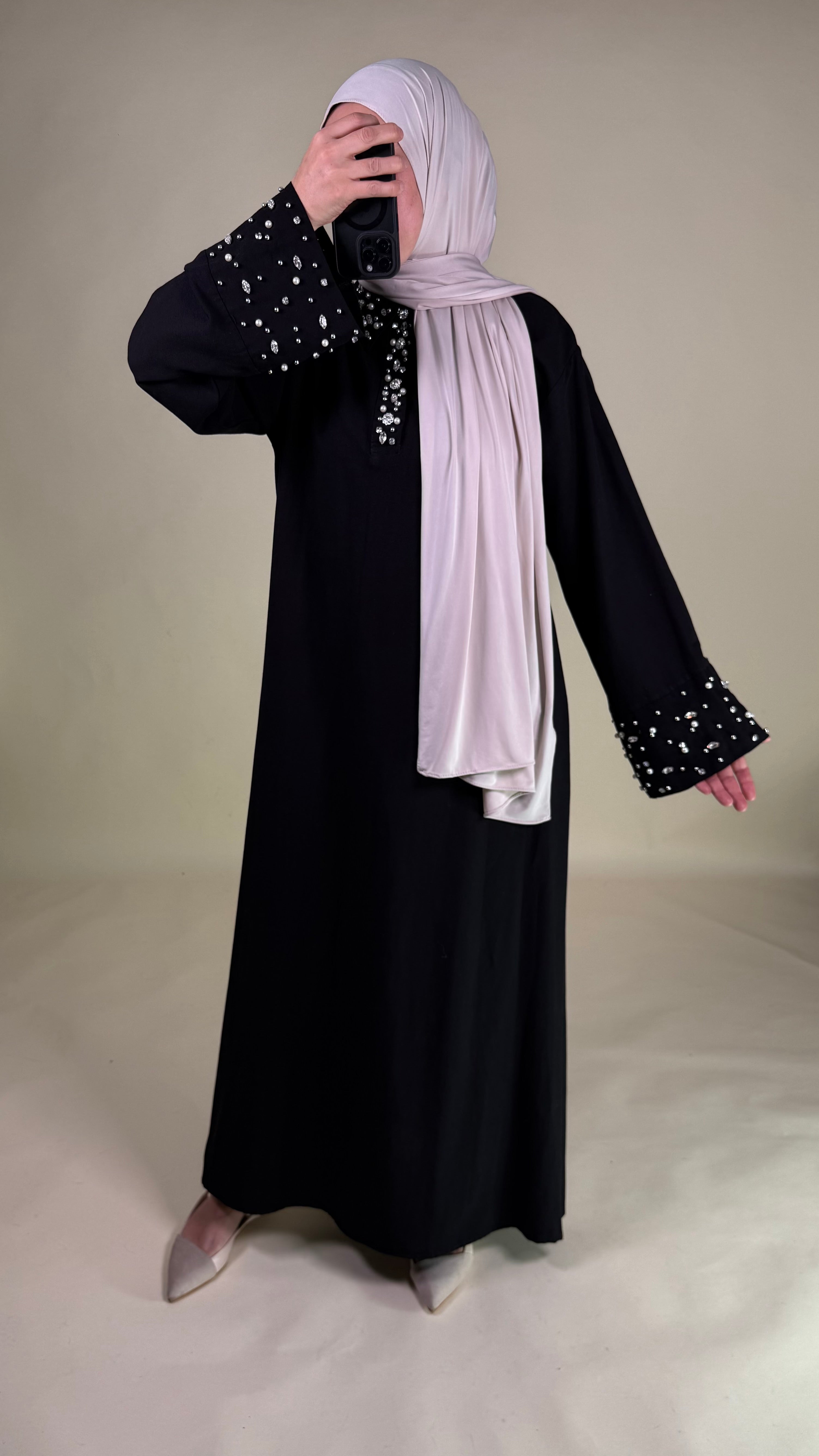 Amira Abaya mit Leinenoptik