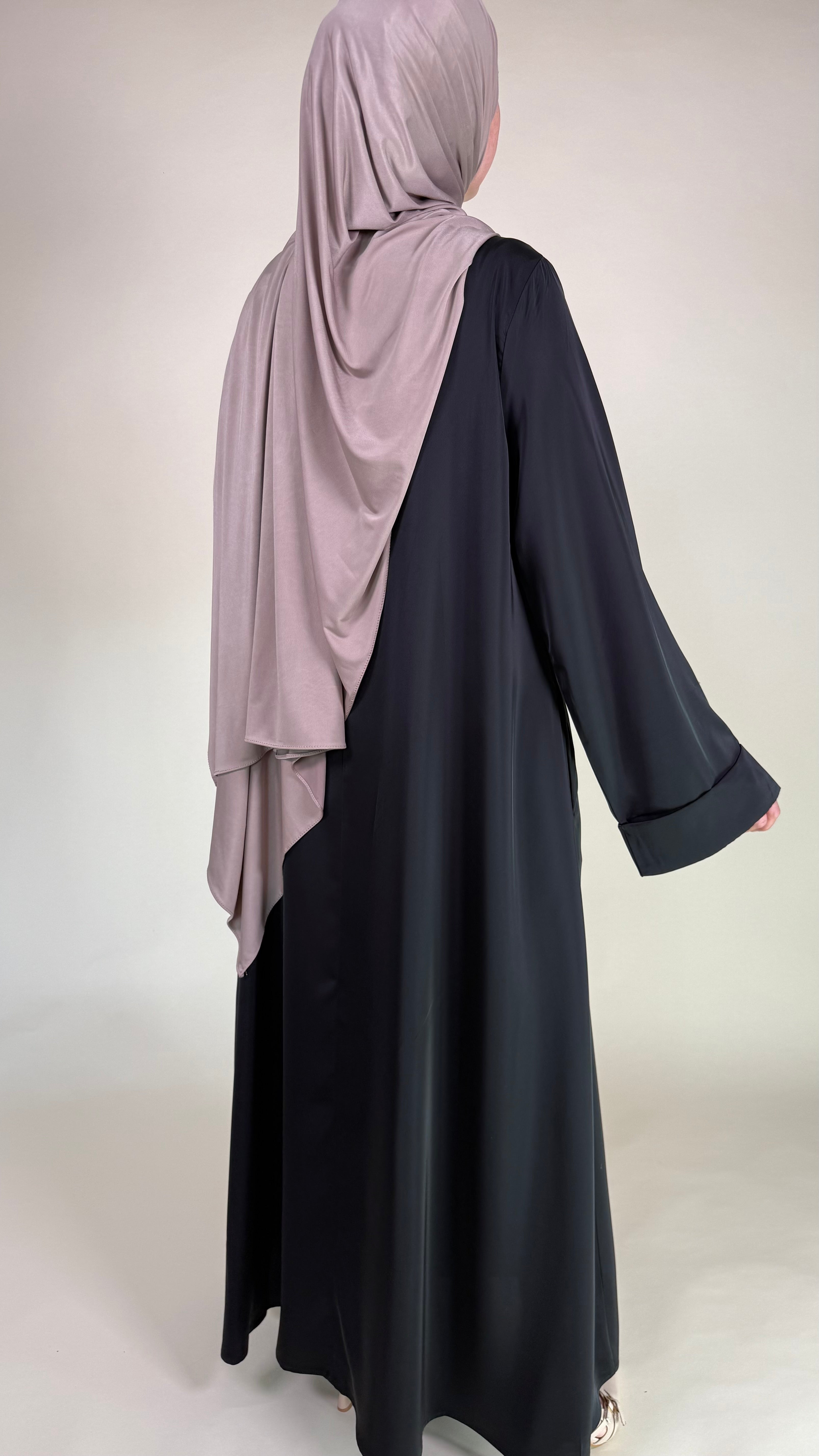 Nira Abaya