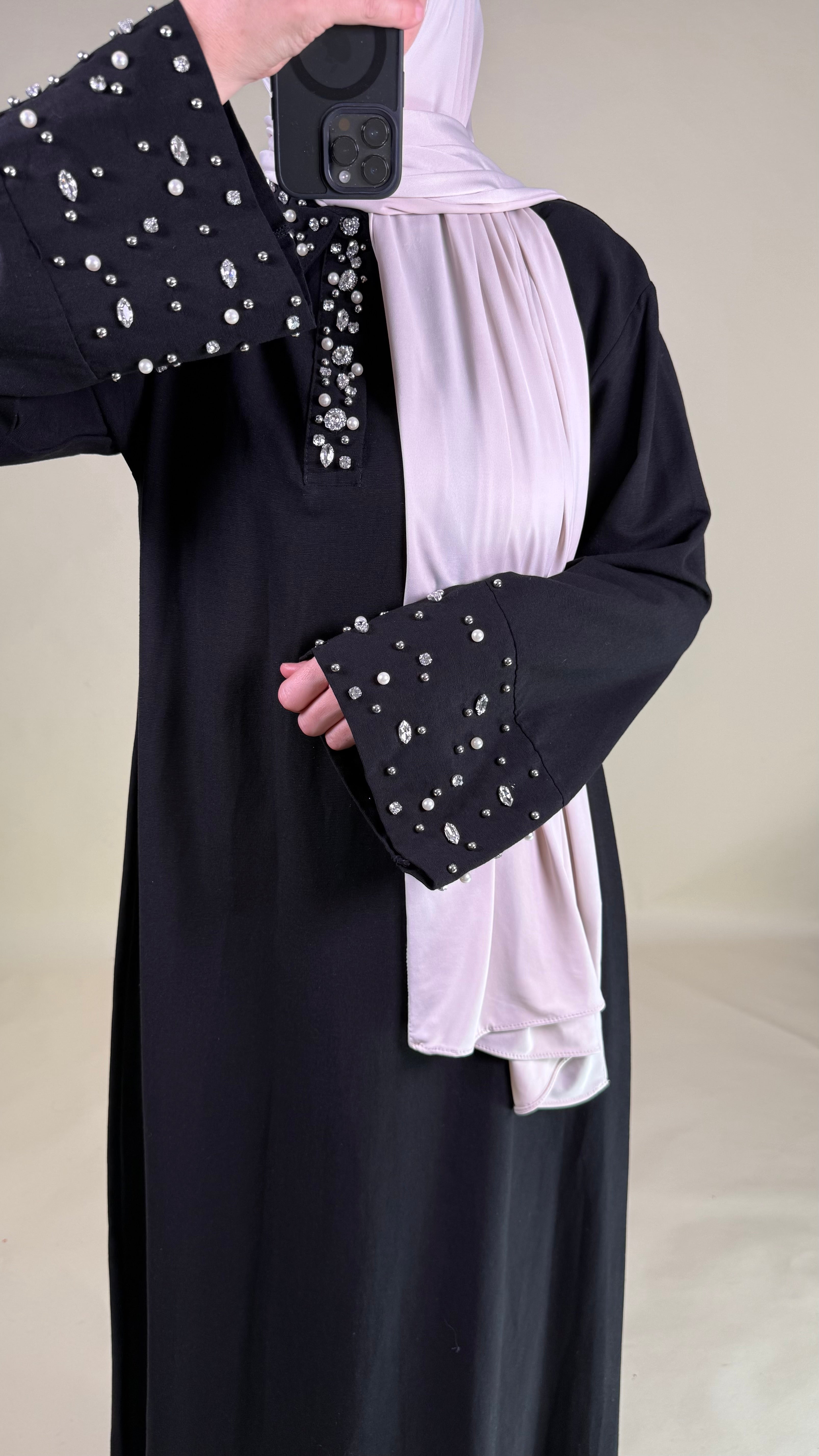 Amira Abaya mit Leinenoptik