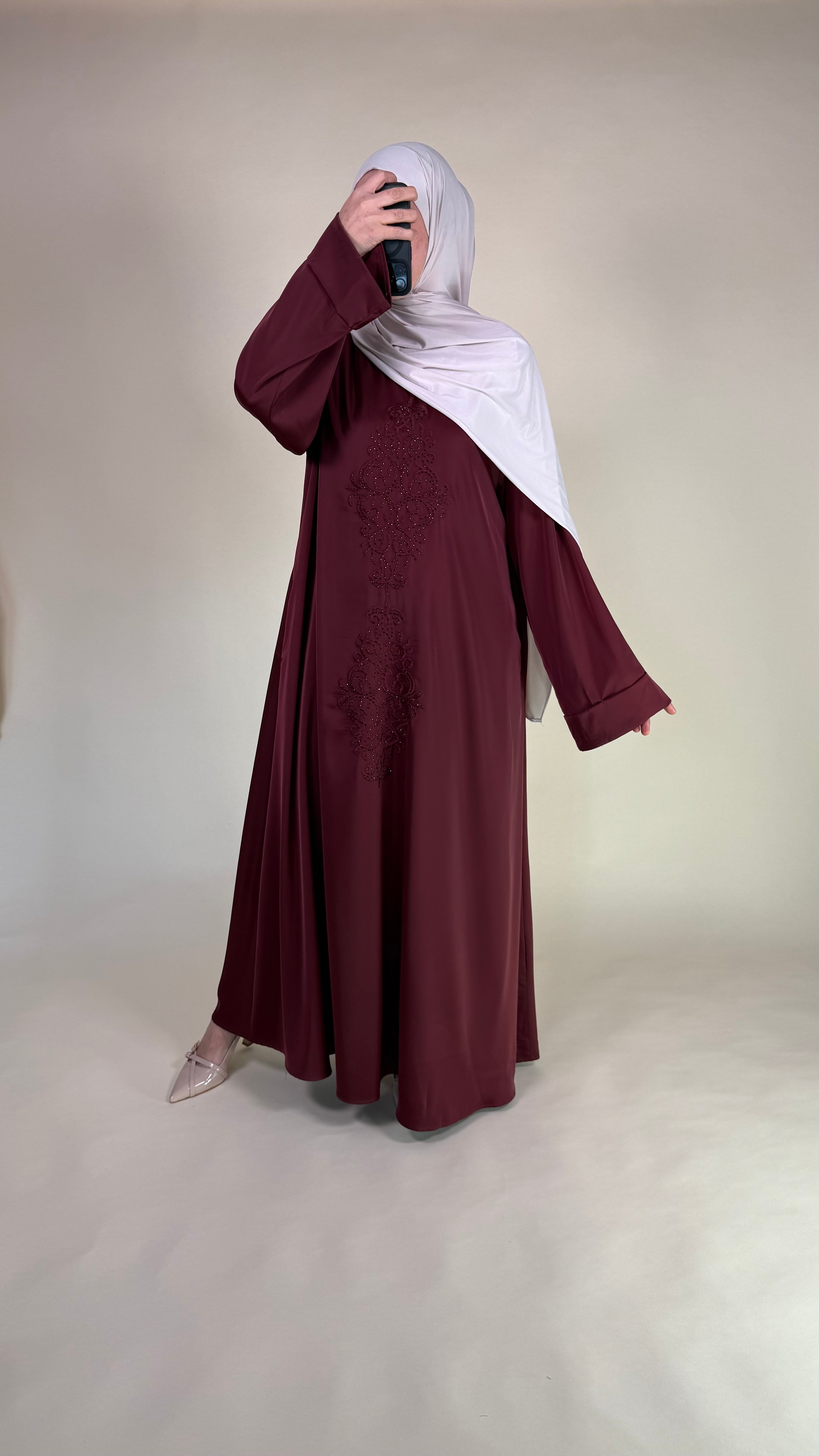 Nira Abaya