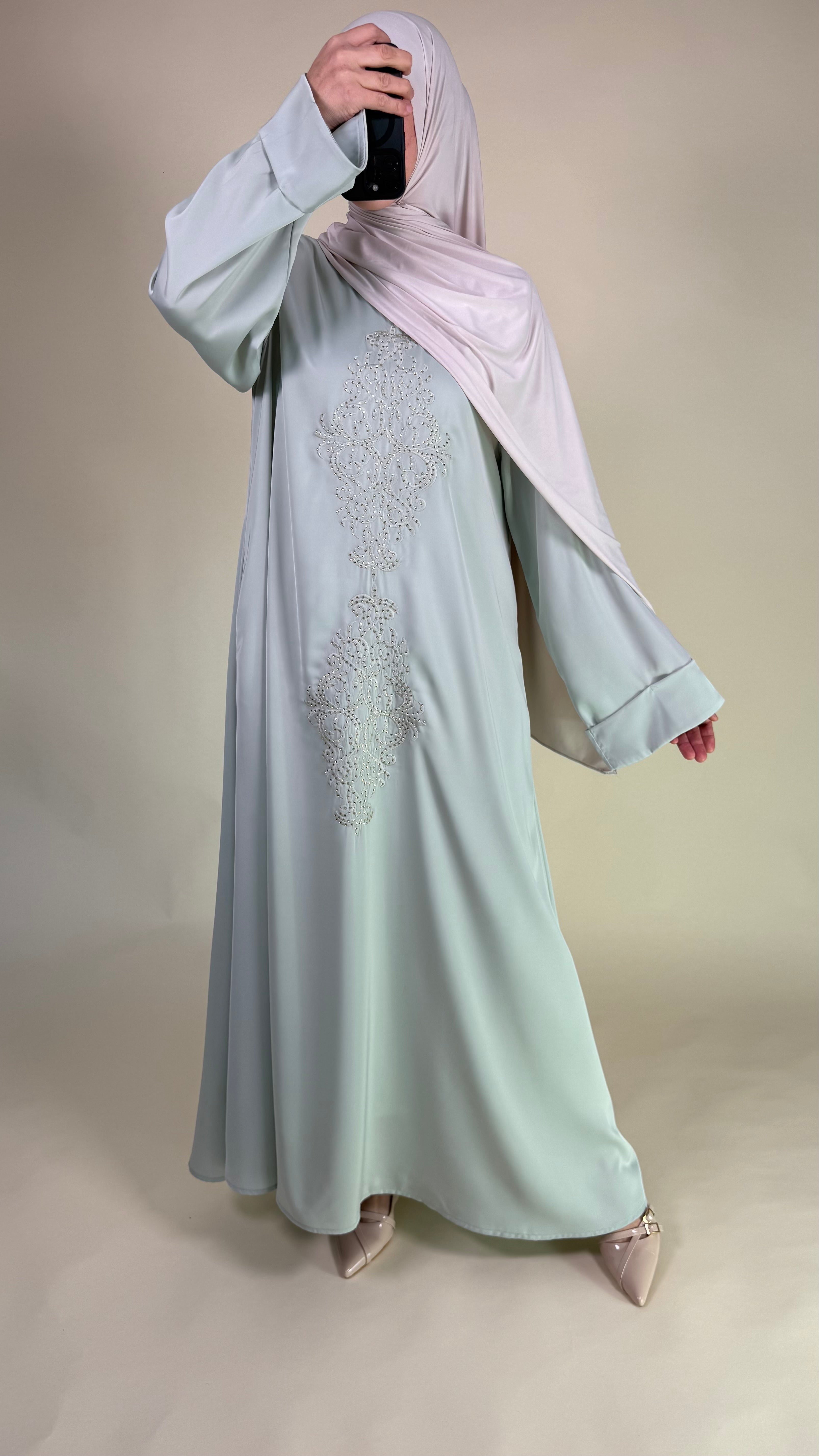 Nira Abaya