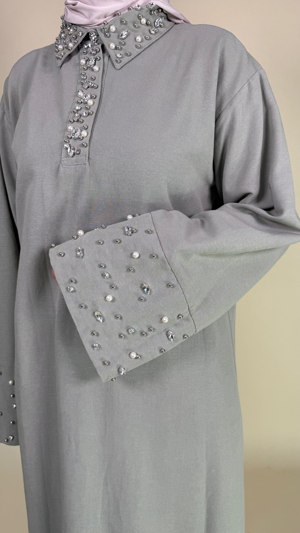 Amira Abaya mit Leinenoptik