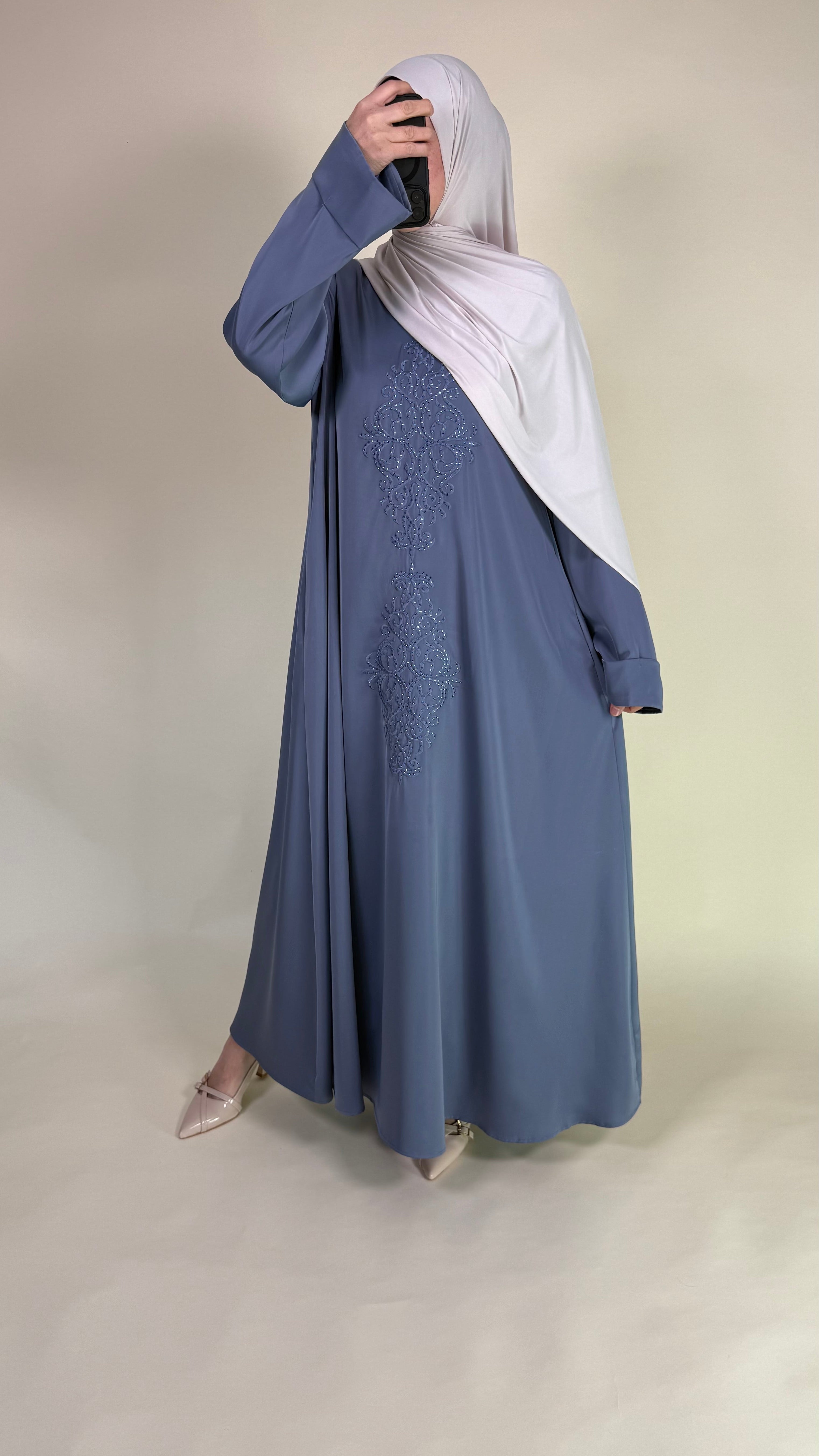 Nira Abaya