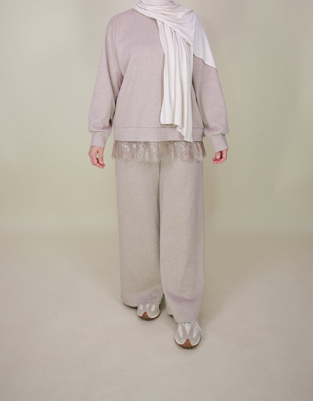 Inci Zweiteiler mit Spitze