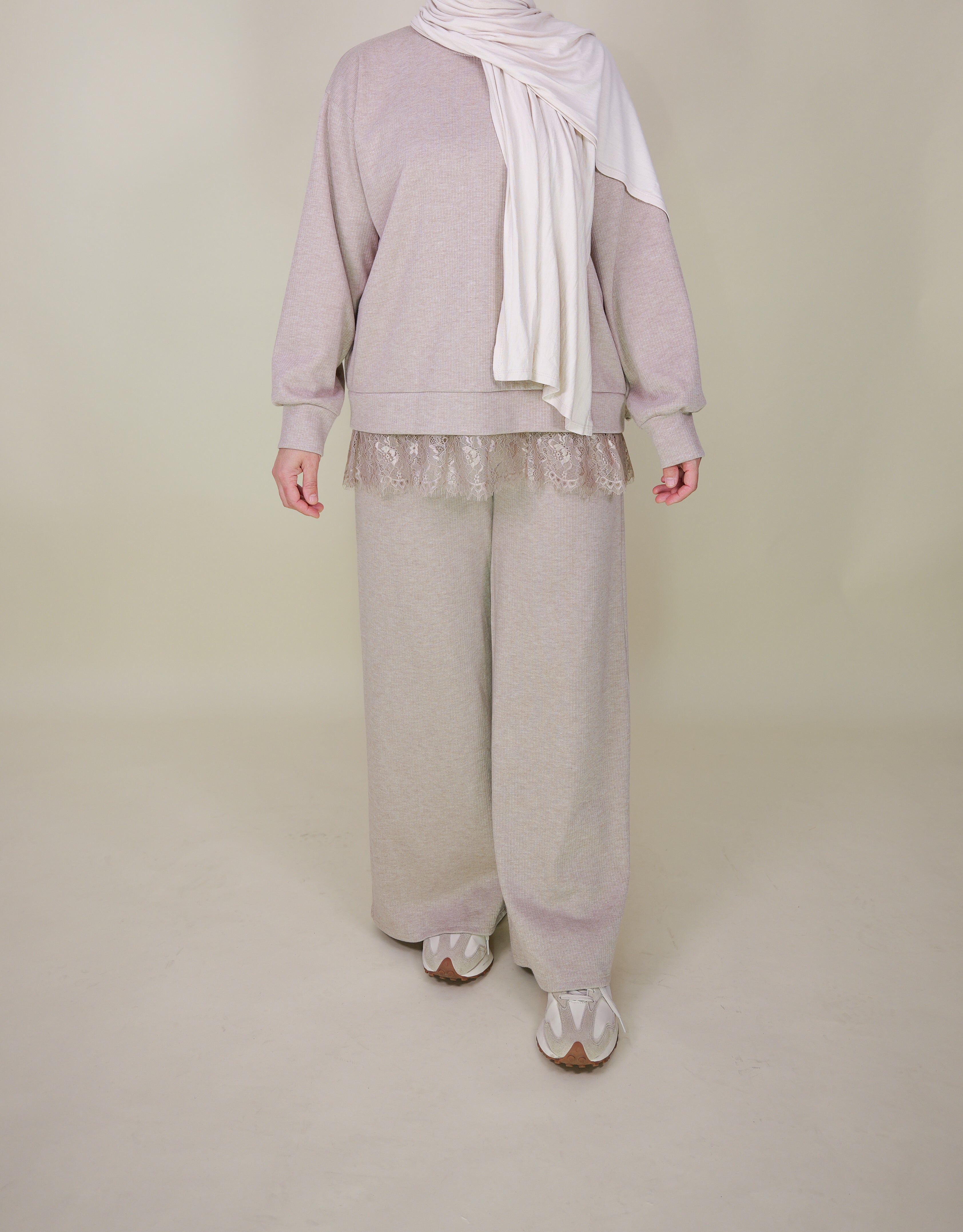 Inci Zweiteiler mit Spitze