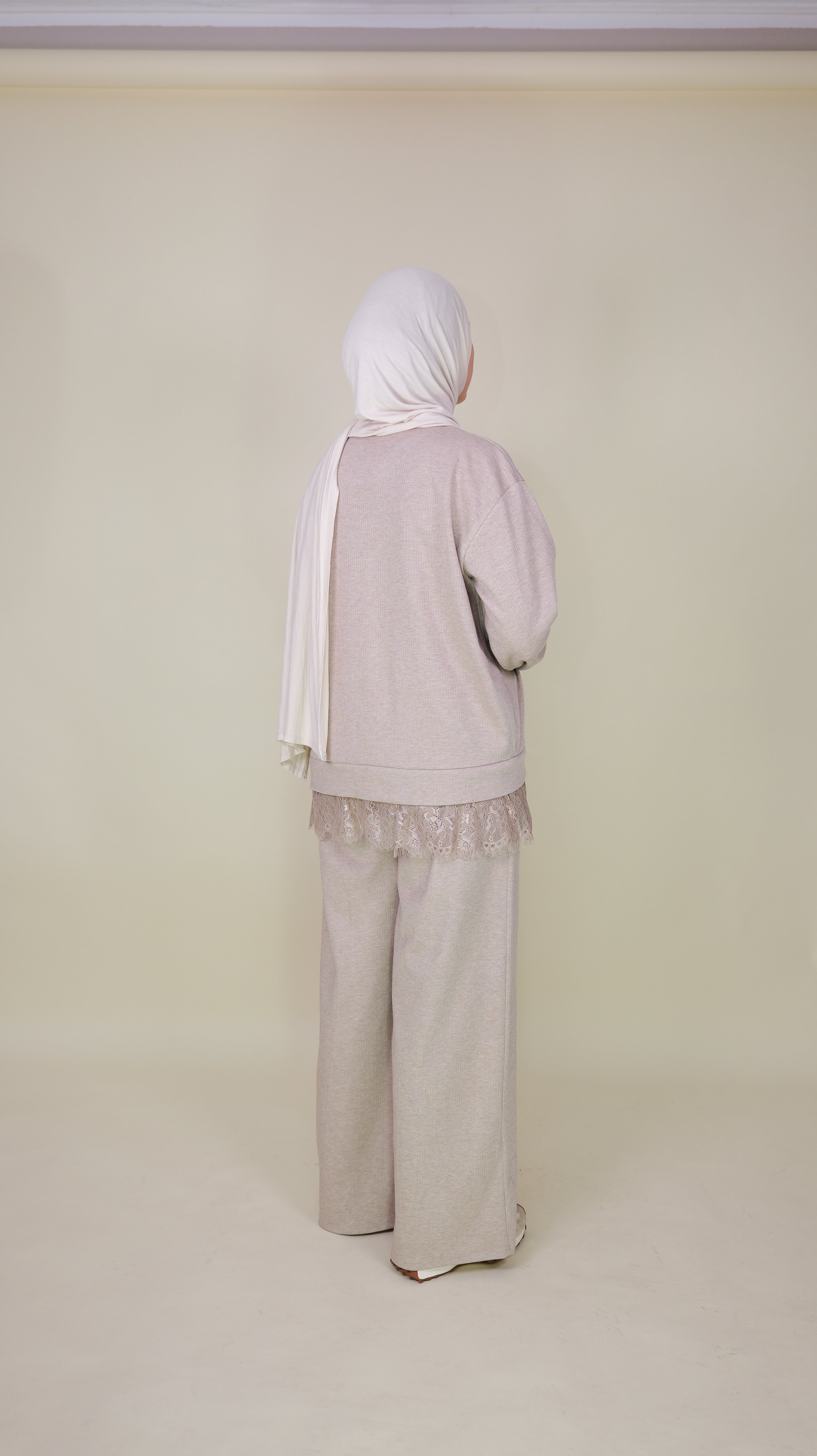 Inci Zweiteiler mit Spitze