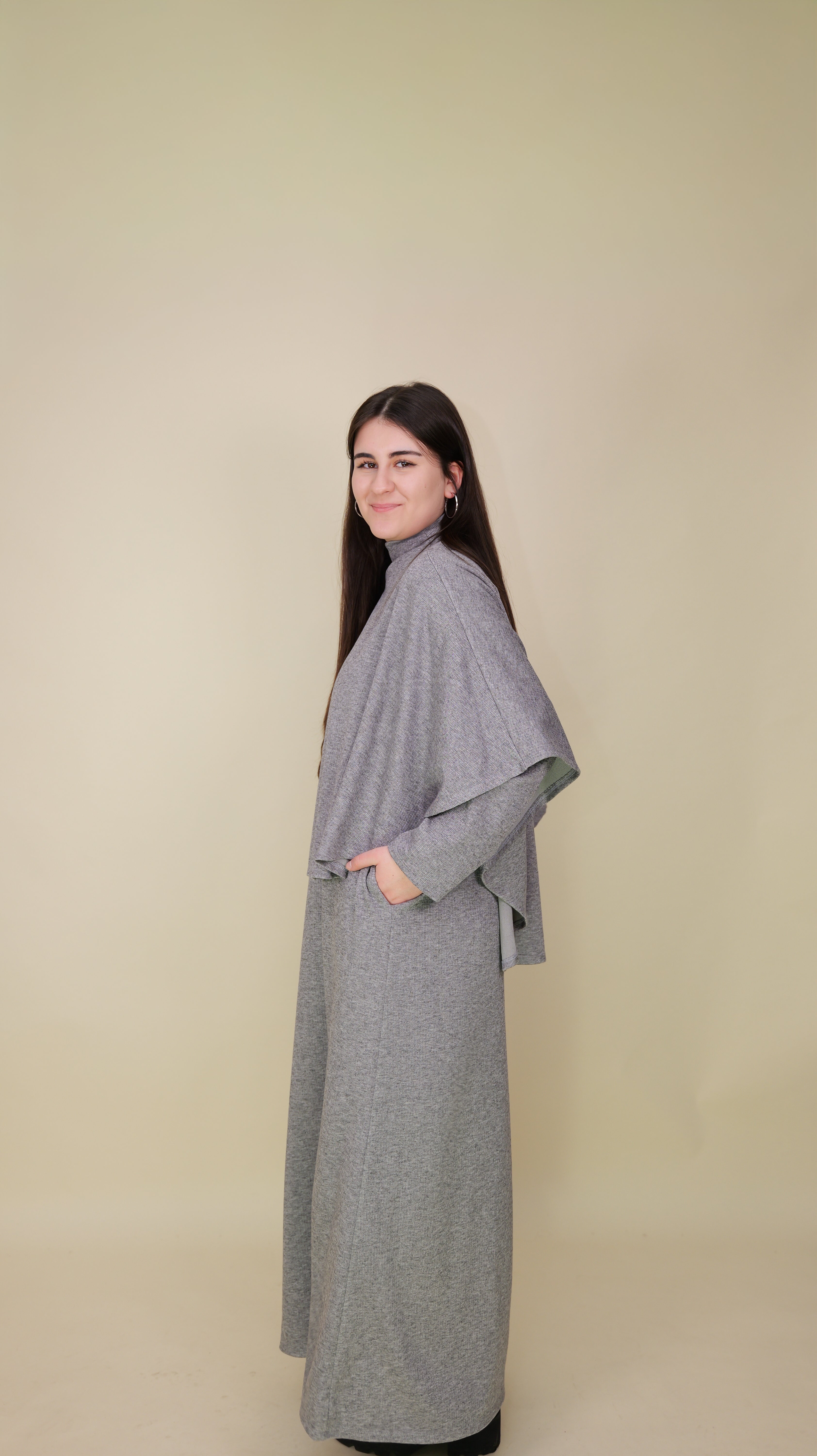 Langarmkleid mit Cape