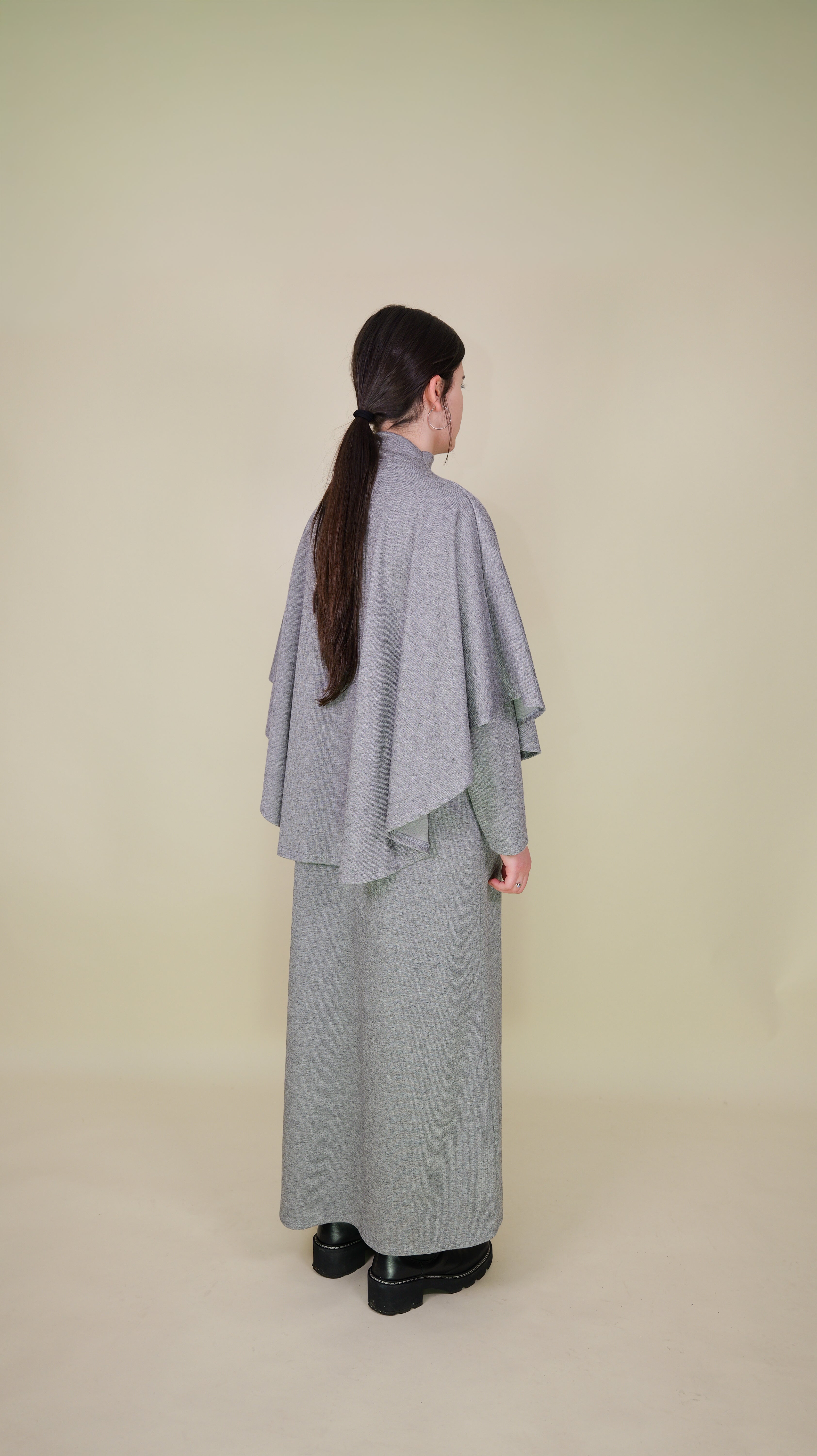 Langarmkleid mit Cape