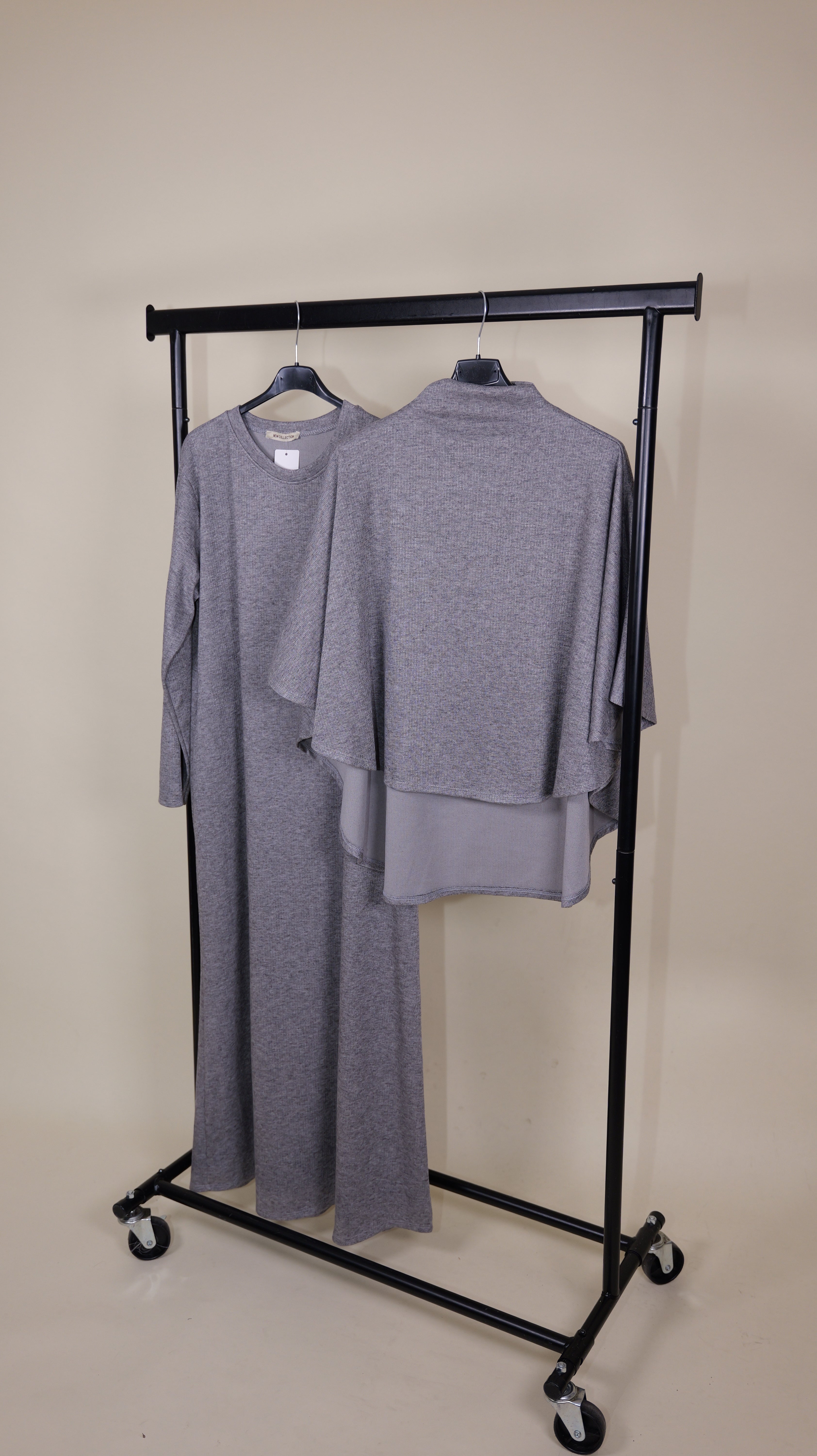 Langarmkleid mit Cape