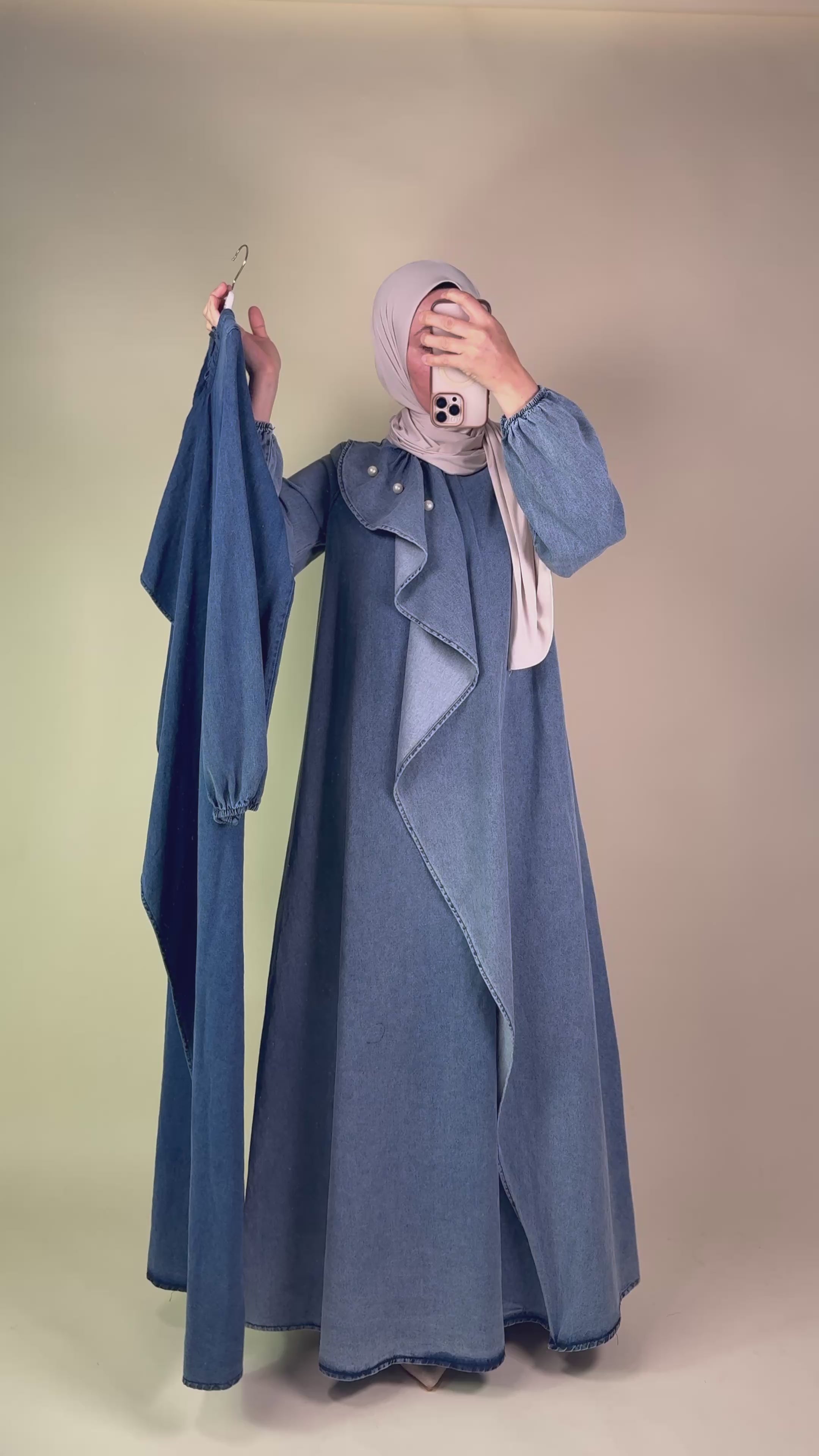 Jeans-Kleid mit Perlen