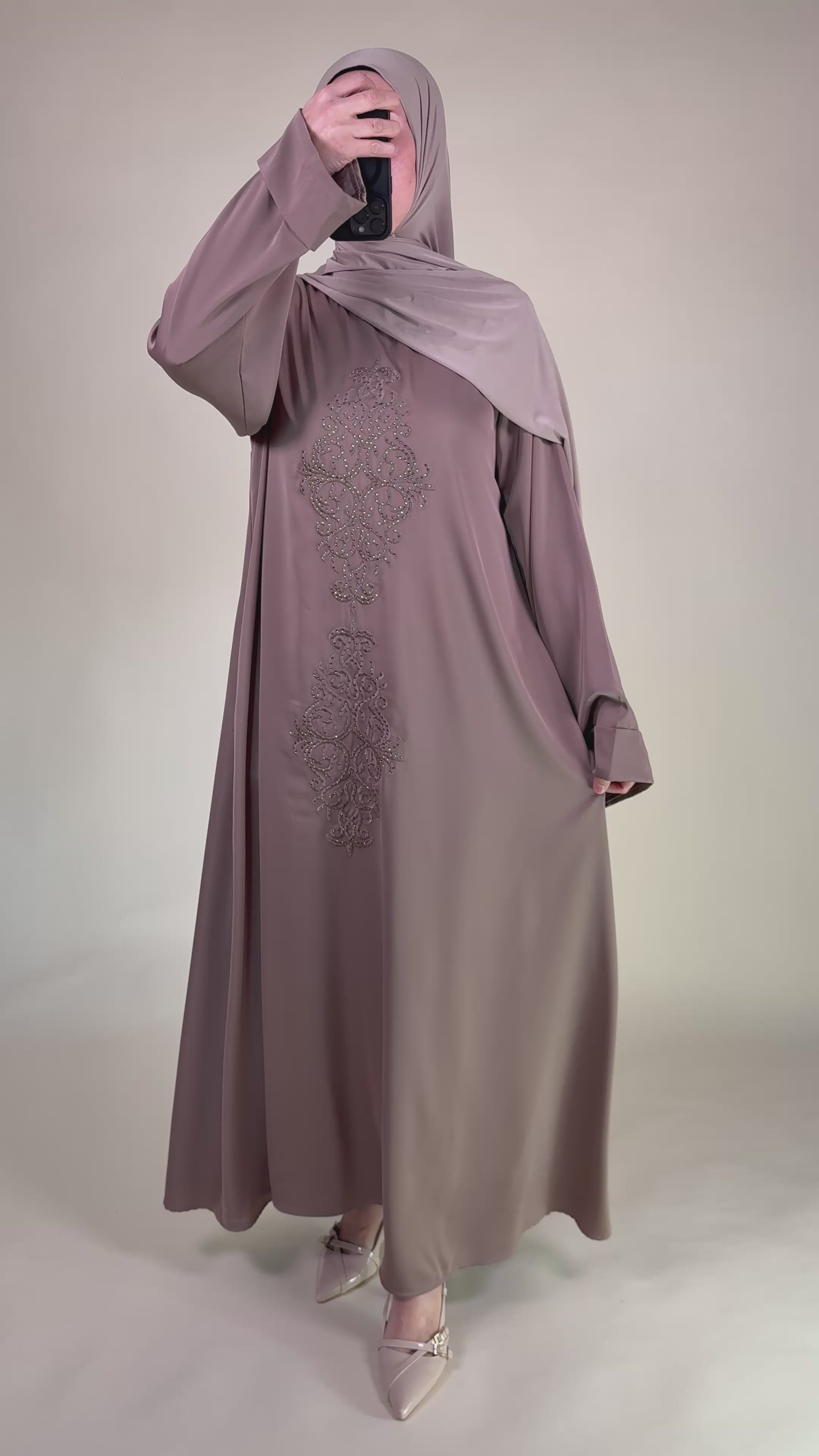 Nira Abaya